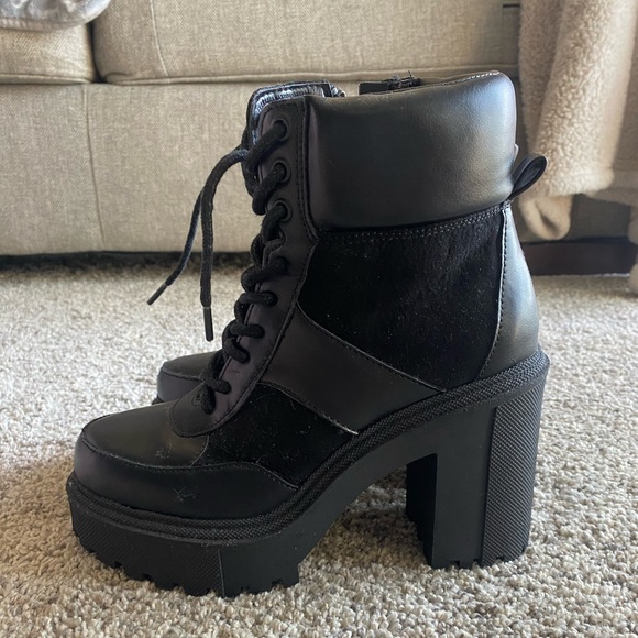 Booties - Picture 5 of 7